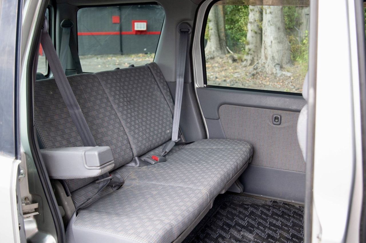 2001 Daihatsu Atrai 7 EFI 1.3L 4WD, PW, PL, PS, AC, 7 Passenger, 5MT