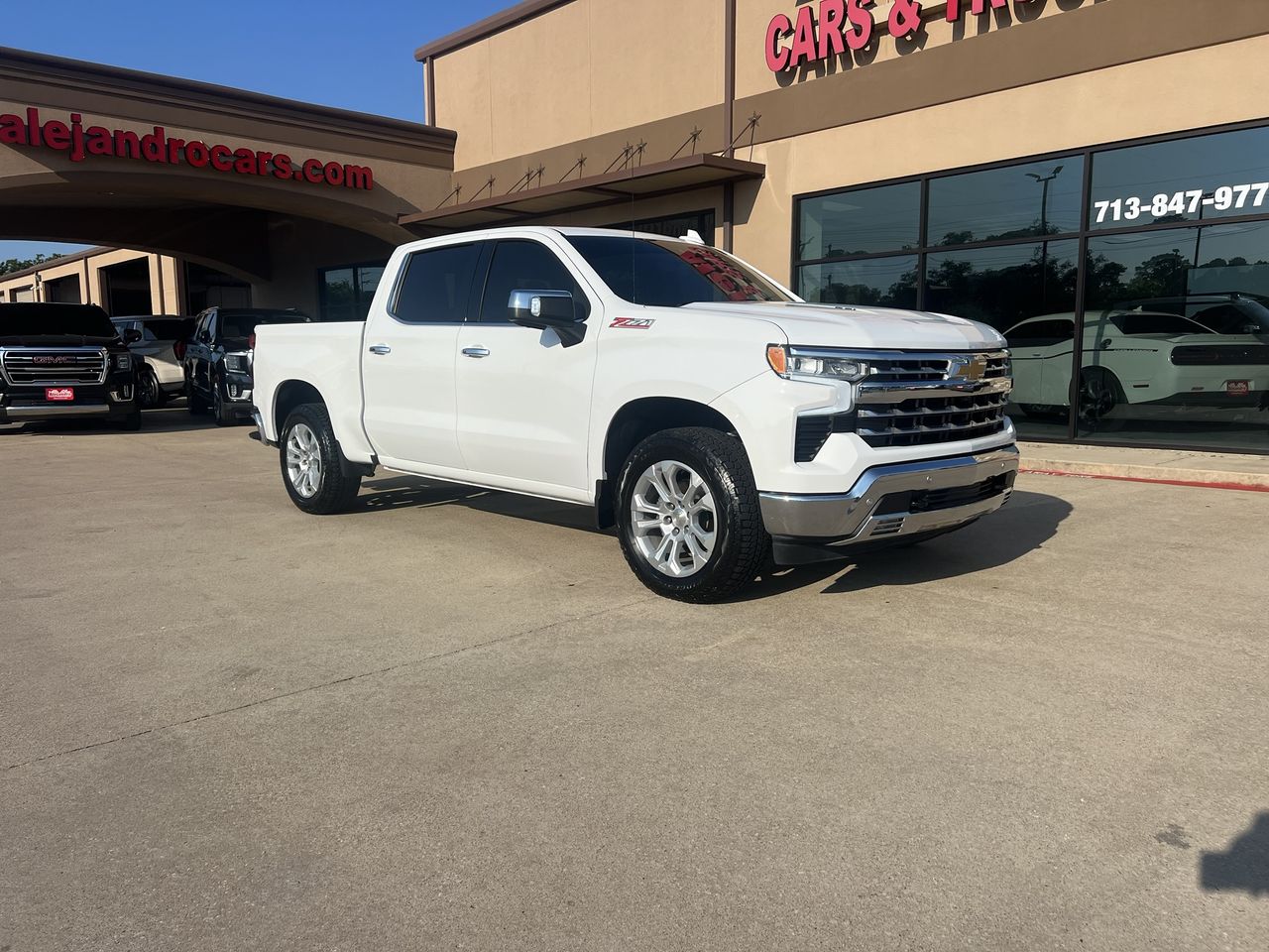 2024 Chevrolet Silverado 1500 LTZ Crew Cab 4WD