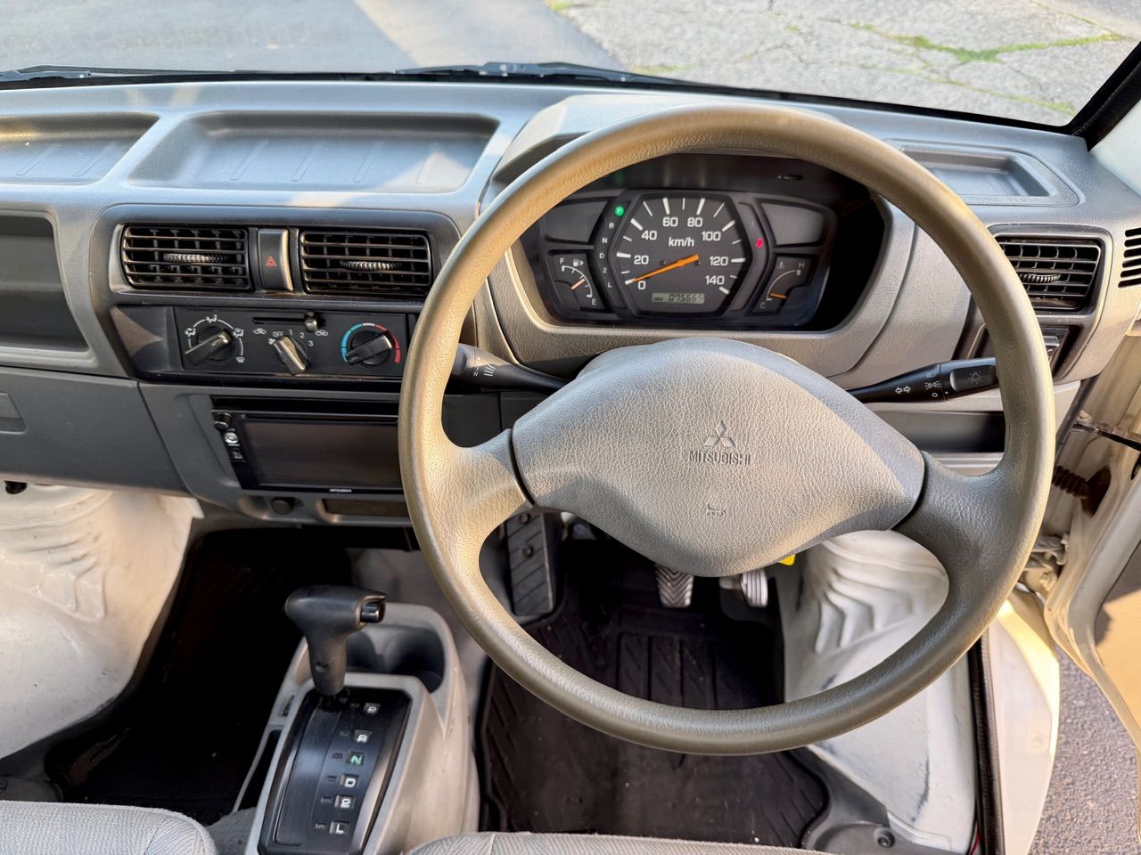 2001 Nissan Clipper HD Dump 3-Way, 4WD, 2Hi-4Hi, AC, PS, Auto, Rare!
