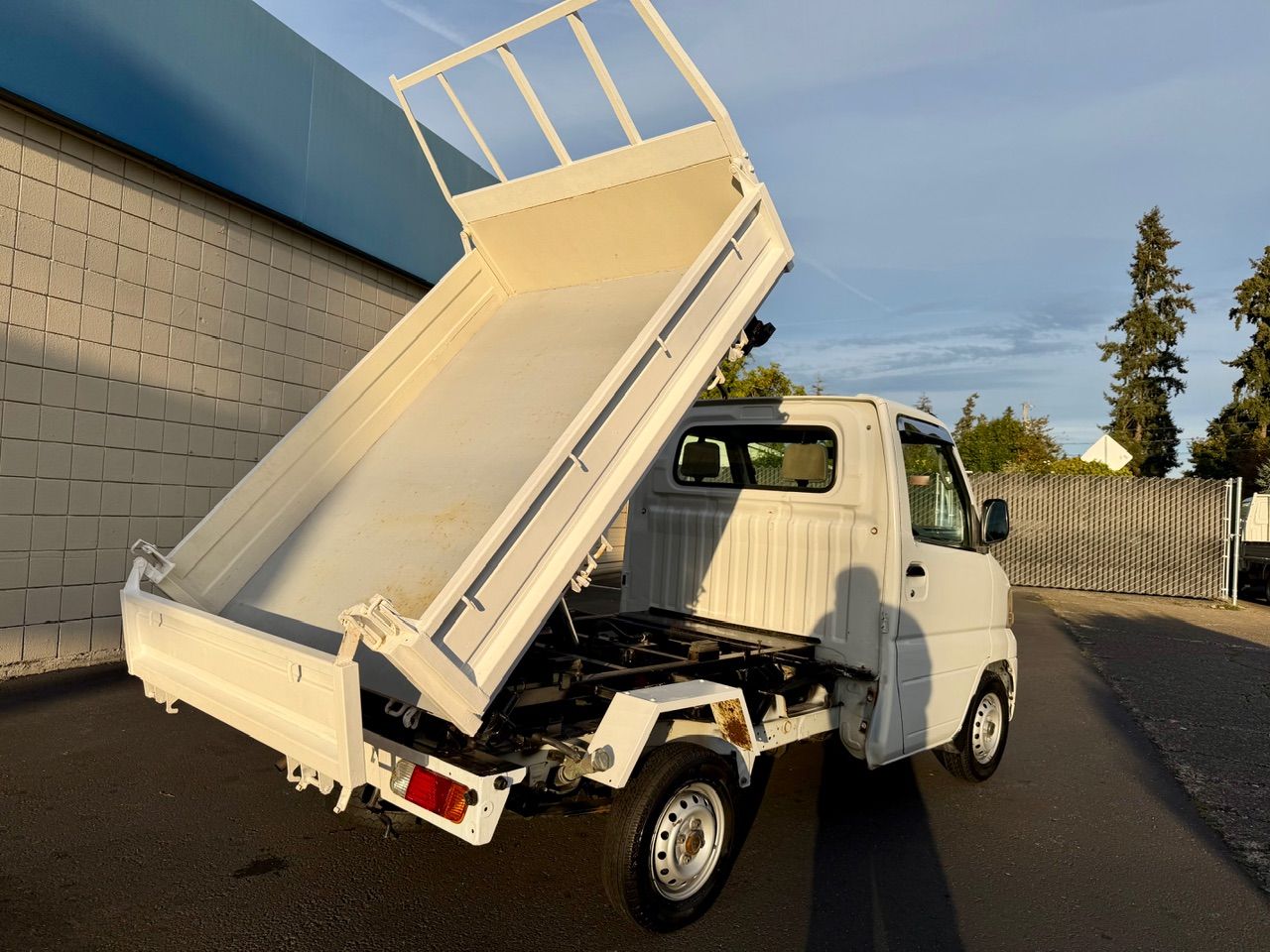 2001 Nissan Clipper HD Dump 3-Way, 4WD, 2Hi-4Hi, AC, PS, Auto, Rare!