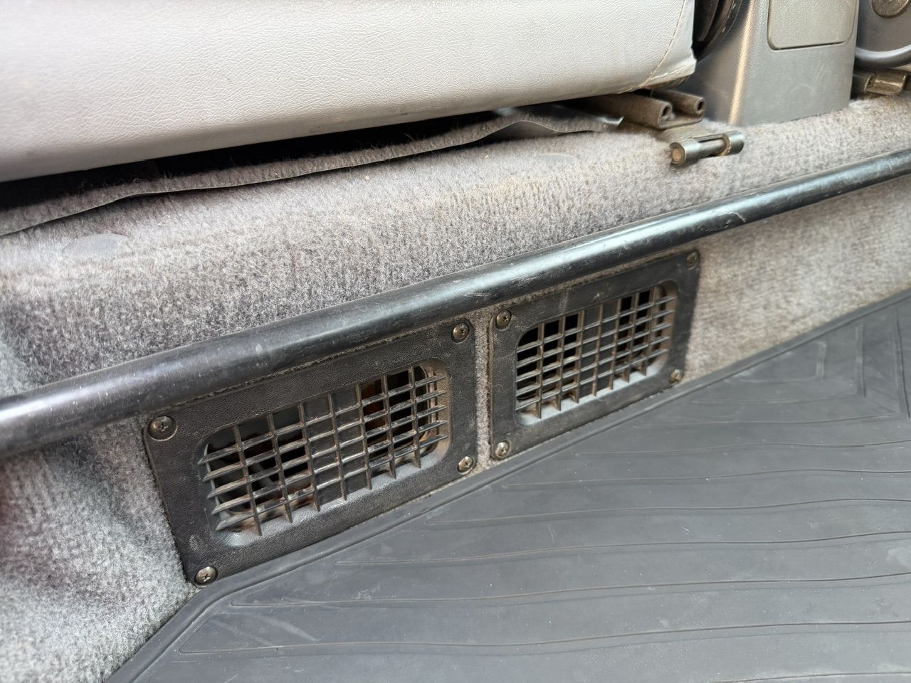 1996 Subaru Sambar Dias II  Maleza 4WD Supercharged, AC, 5MT