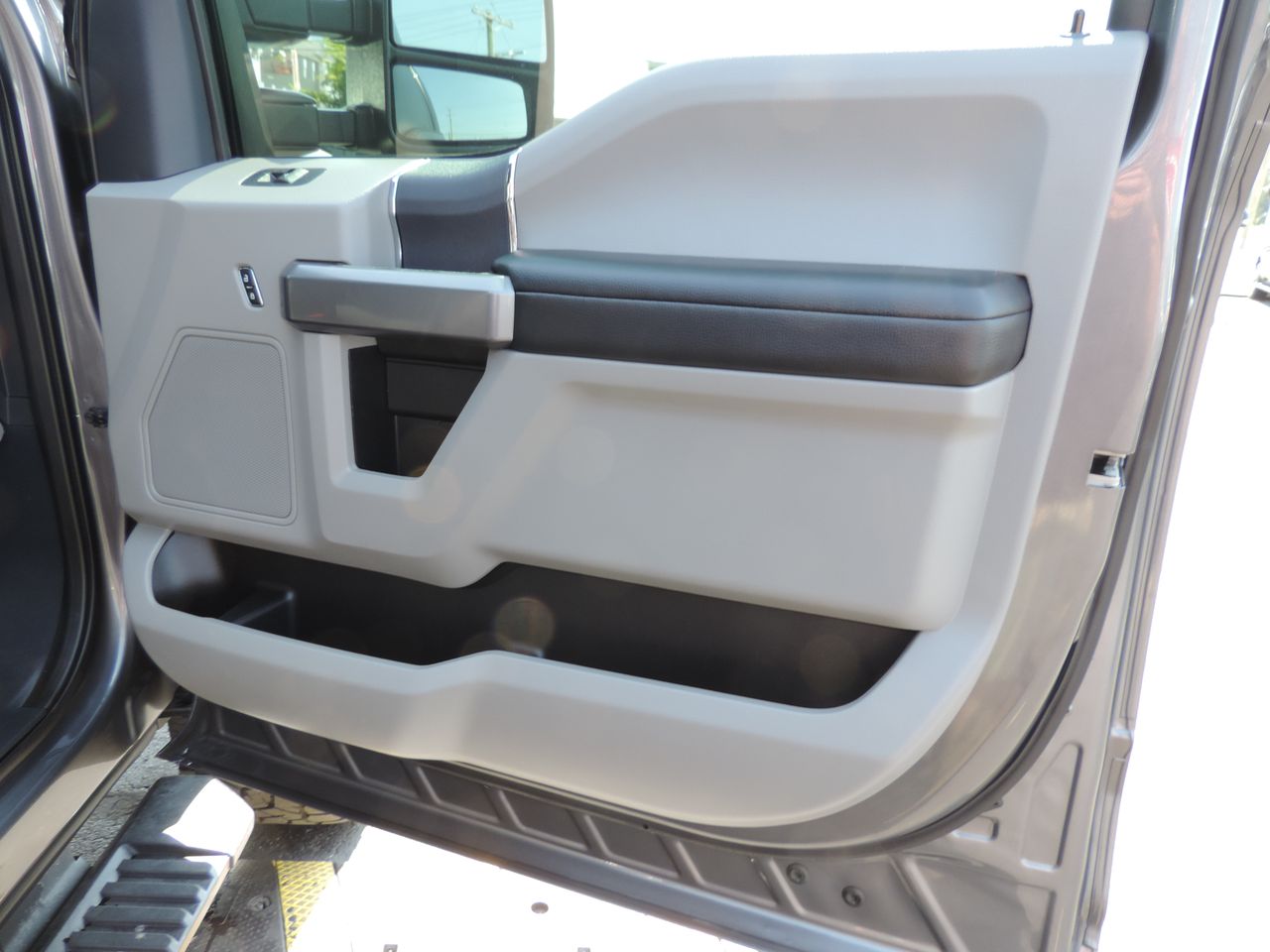 2022 Ford F-250 SD Crew Cab XLT 4WD