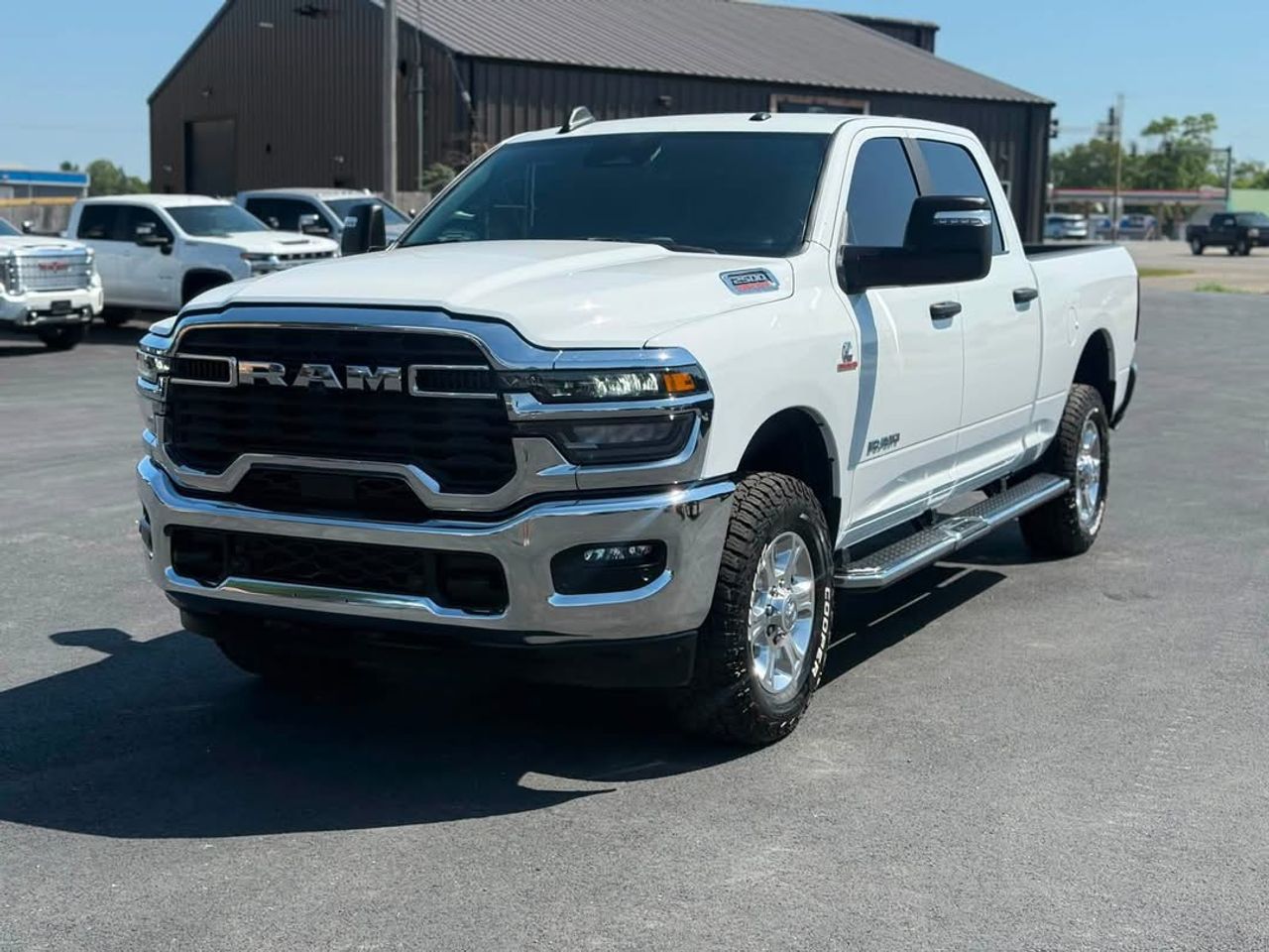 2025 RAM 2500 Big Horn Crew Cab 4WD