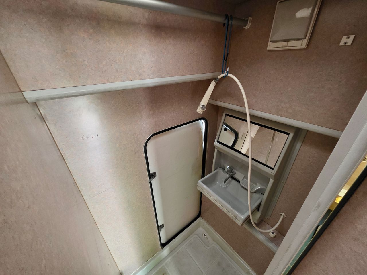 2000 Toyota Camroad  ZiL Camper RWD, Fully Loaded, Automatic