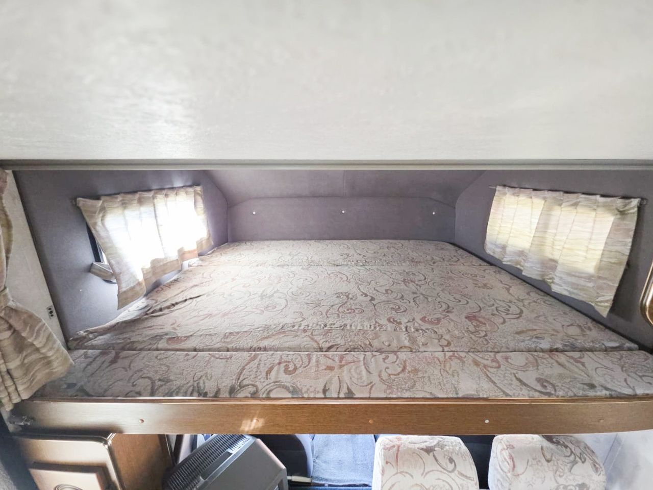 1998 Toyota Camroad  Liberty 5.0 Camper RWD, Fully Loaded, Auto