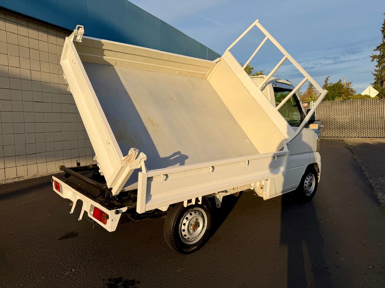 2001 Nissan Clipper HD Dump 3-Way, 4WD, 2Hi-4Hi, AC, PS, Auto, Rare!