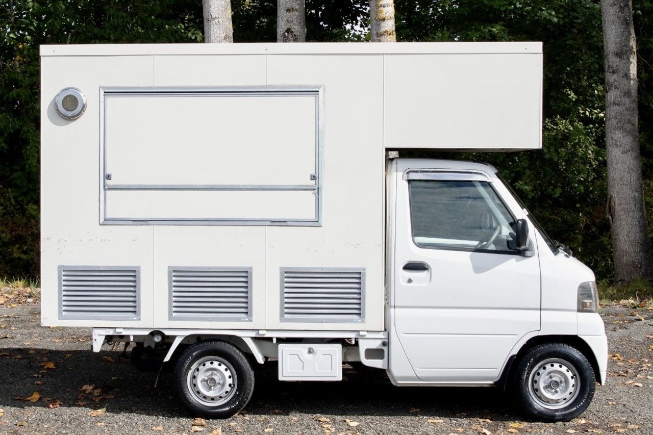 2001 Mitsubishi Minicab EFI Food Truck w/ Dual Windows, AC, PS, 5MT