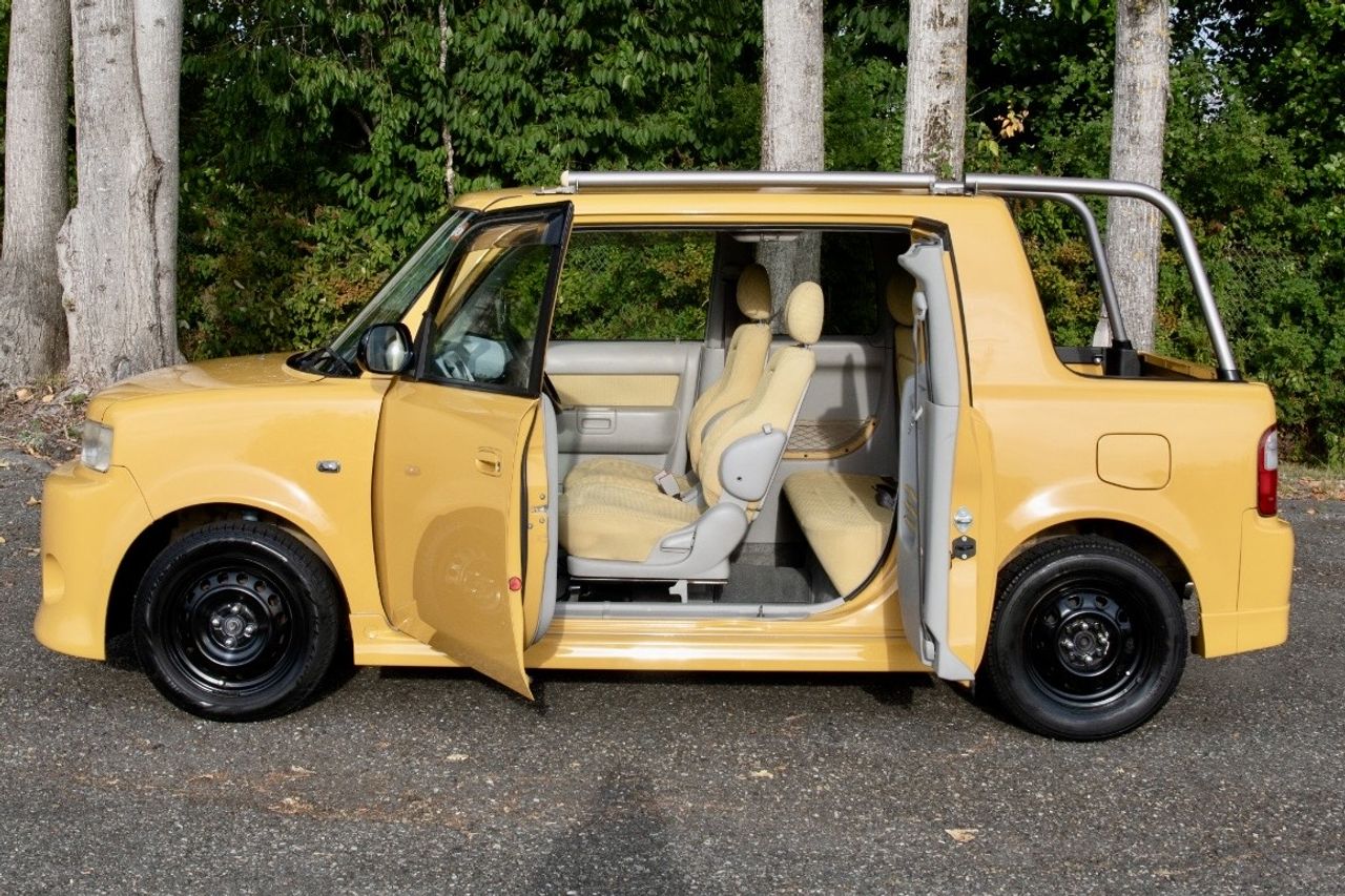 2001 Toyota bB Open Deck FWD, Fully Loaded, Automatic, Rare!