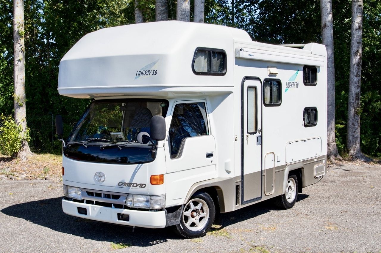 1998 Toyota Camroad  Liberty 5.0 Camper RWD, Fully Loaded, Auto