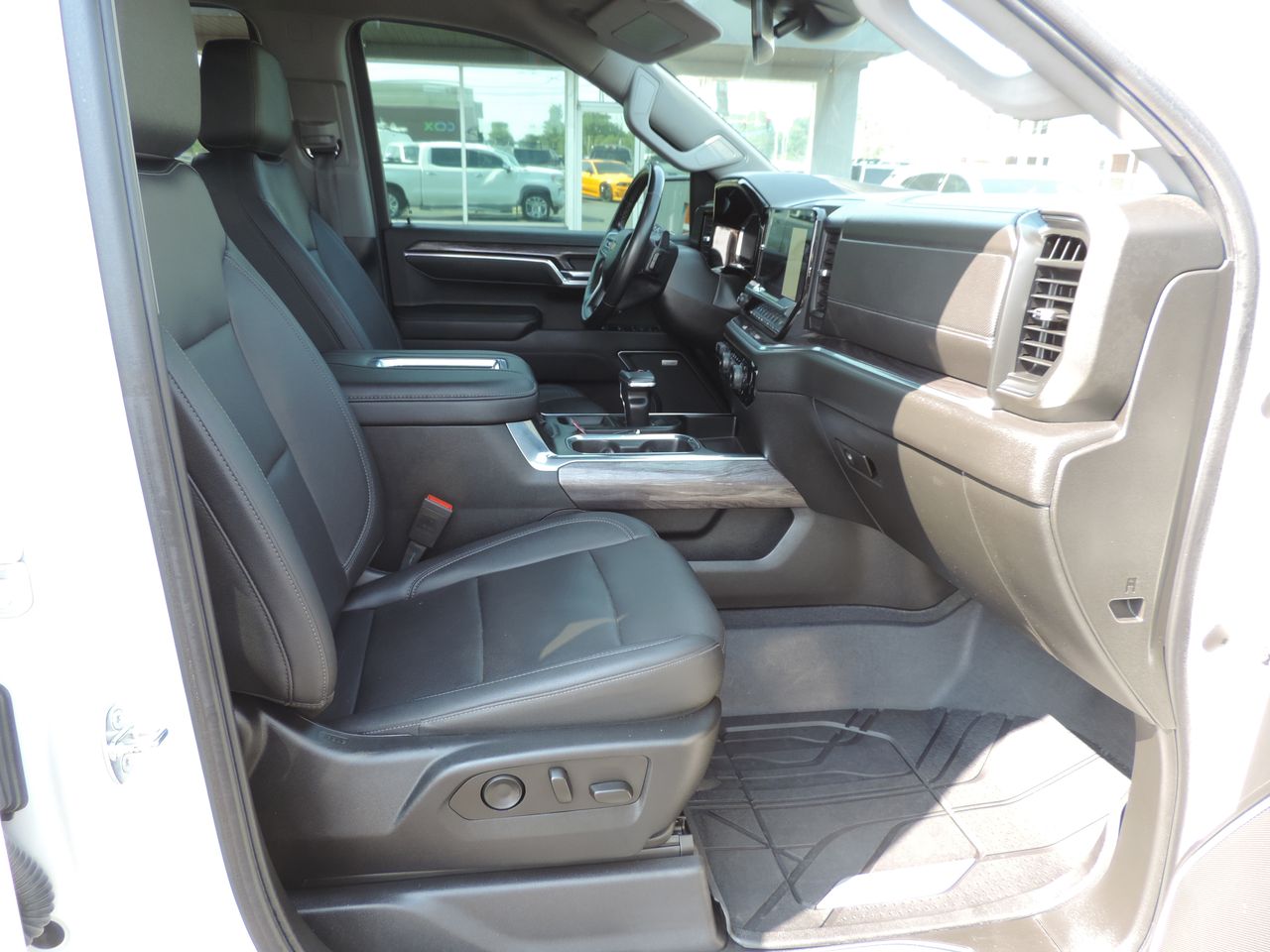 2022 Chevrolet Silverado 1500 LTZ Crew Cab 4WD