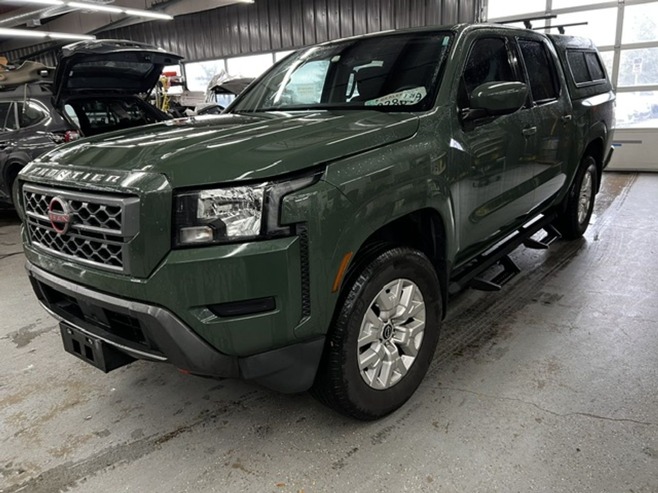 2023 Nissan Frontier SL Crew Cab 4WD