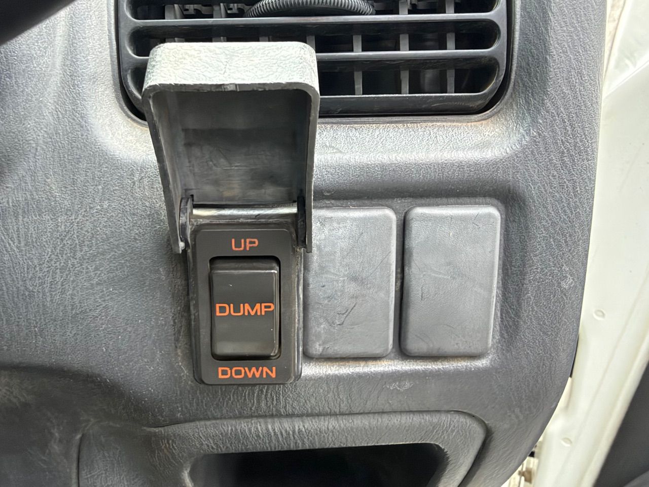 2001 Subaru Sambar HD Dump EFI 3-Way, 4WD 2Hi-4Hi-EL, PS, AC, 5MT