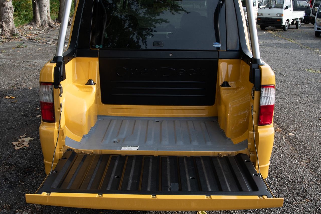 2001 Toyota bB Open Deck FWD, Fully Loaded, Automatic, Rare!