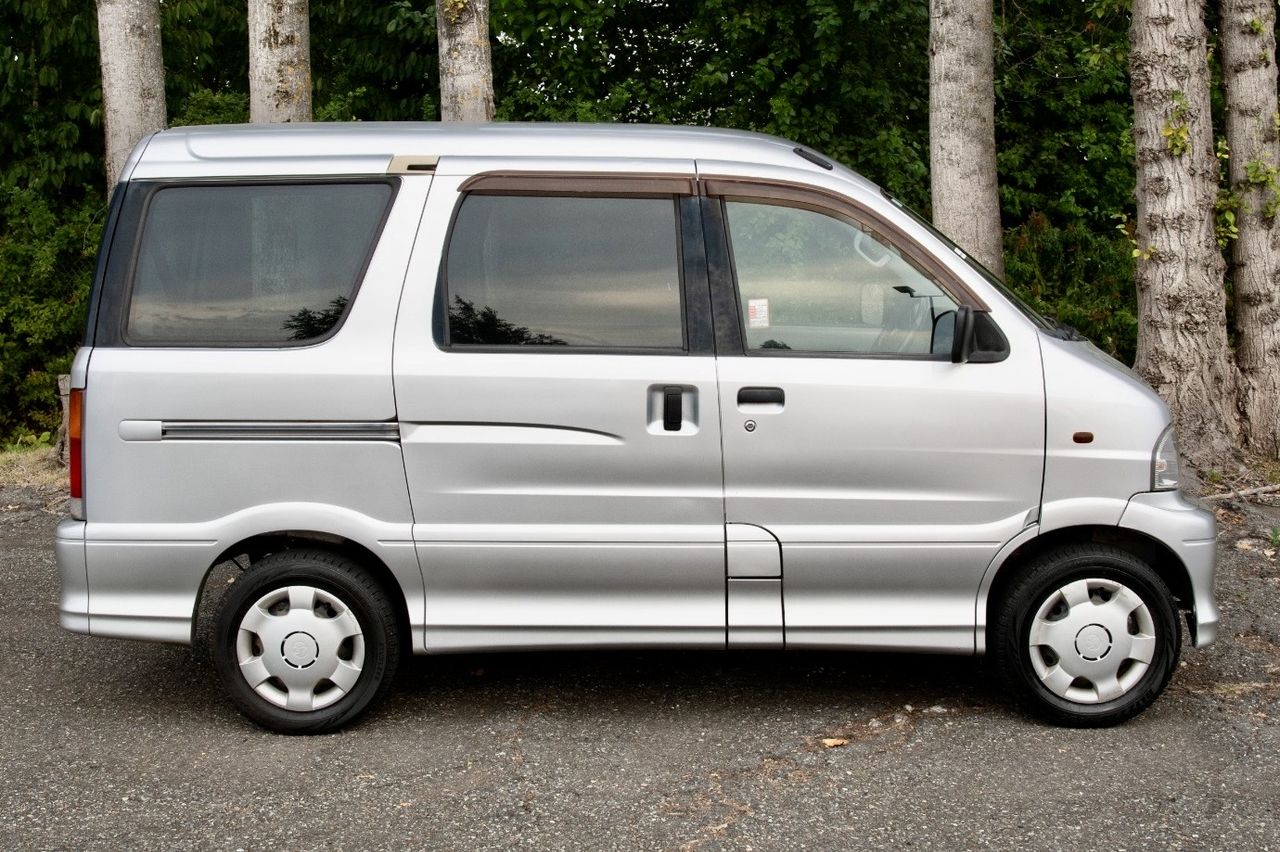 2001 Daihatsu Atrai 7 EFI 1.3L 4WD, PW, PL, PS, AC, 7 Passenger, 5MT