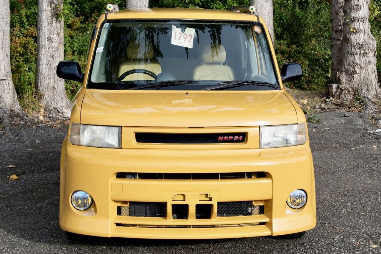 2001 Toyota bB Open Deck FWD, Fully Loaded, Automatic, Rare!