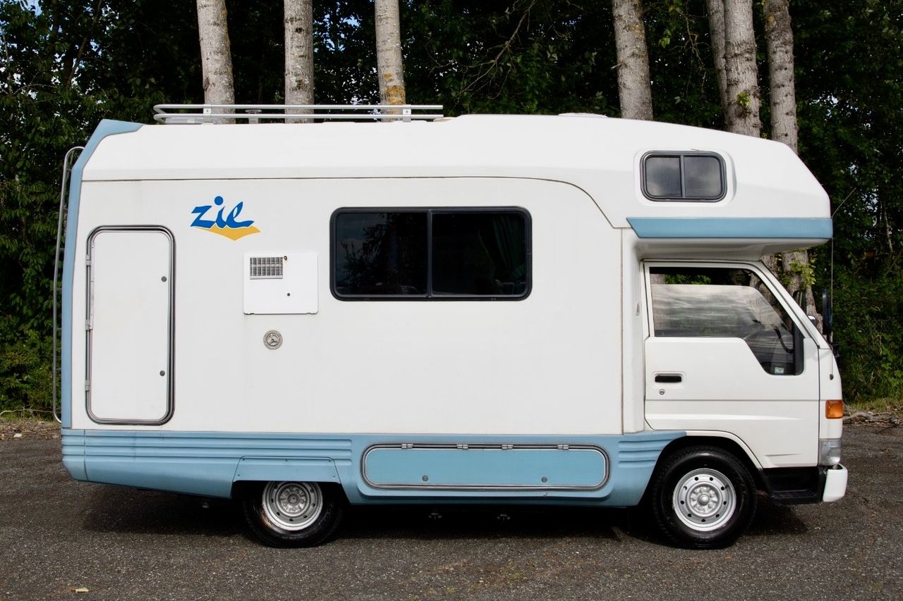 2000 Toyota Camroad  ZiL Camper RWD, Fully Loaded, Automatic