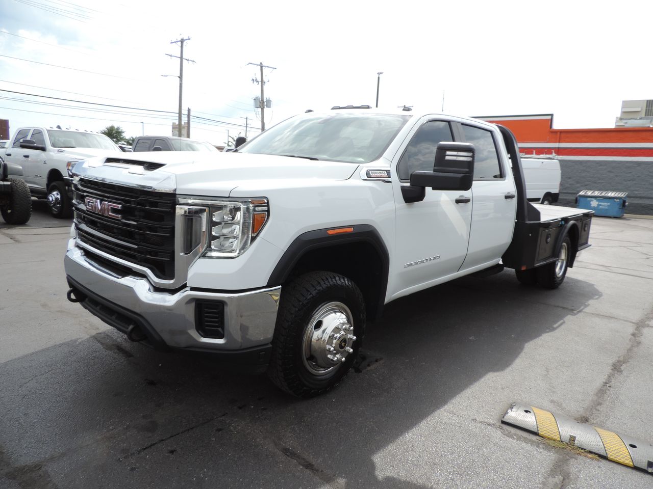 2023 GMC Sierra 3500HD Crew Cab Pro Flatbed DRW 4WD 