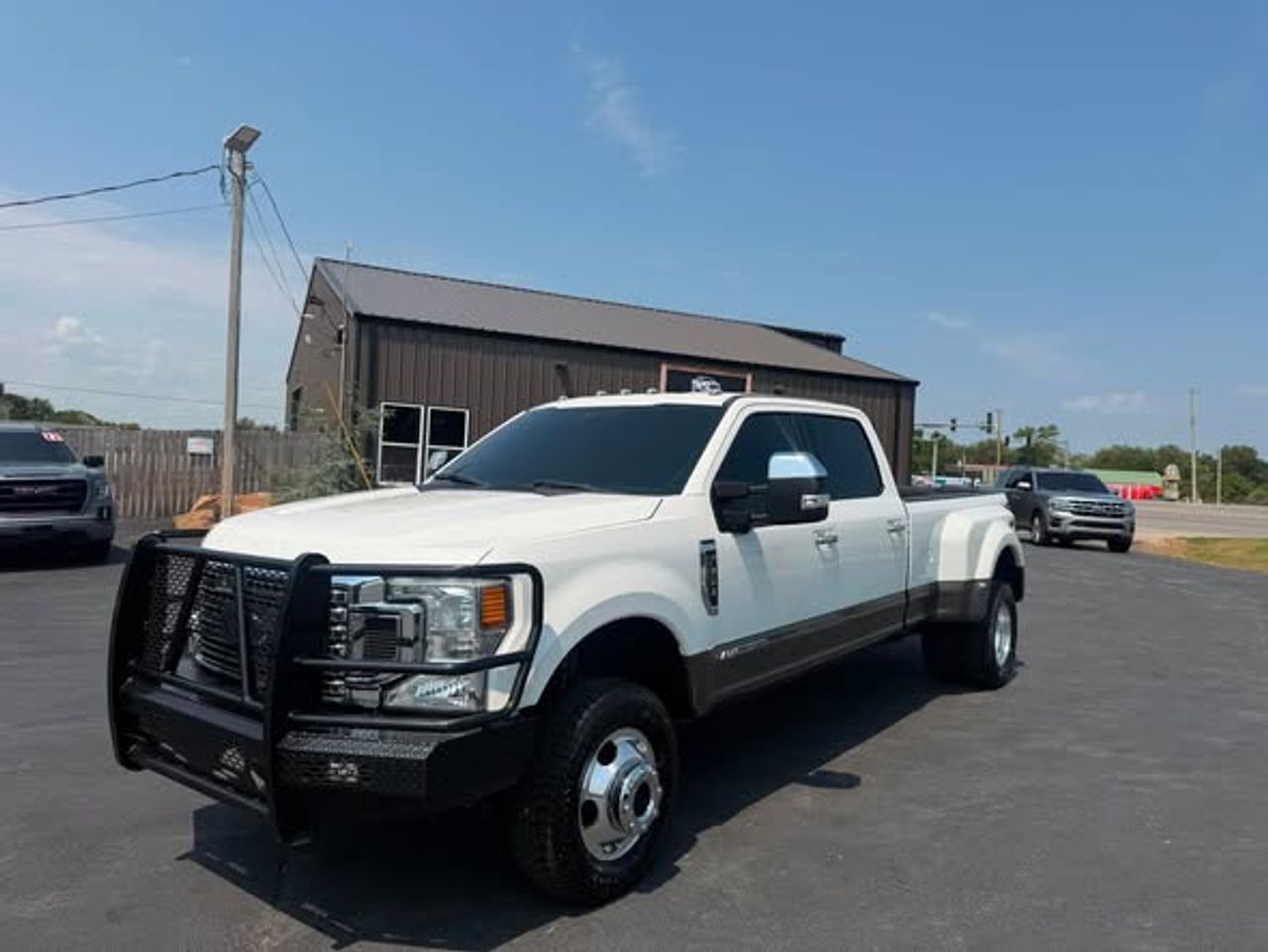 2022 Ford F-350 SD Limited Crew Cab Long Box 4WD DRW
