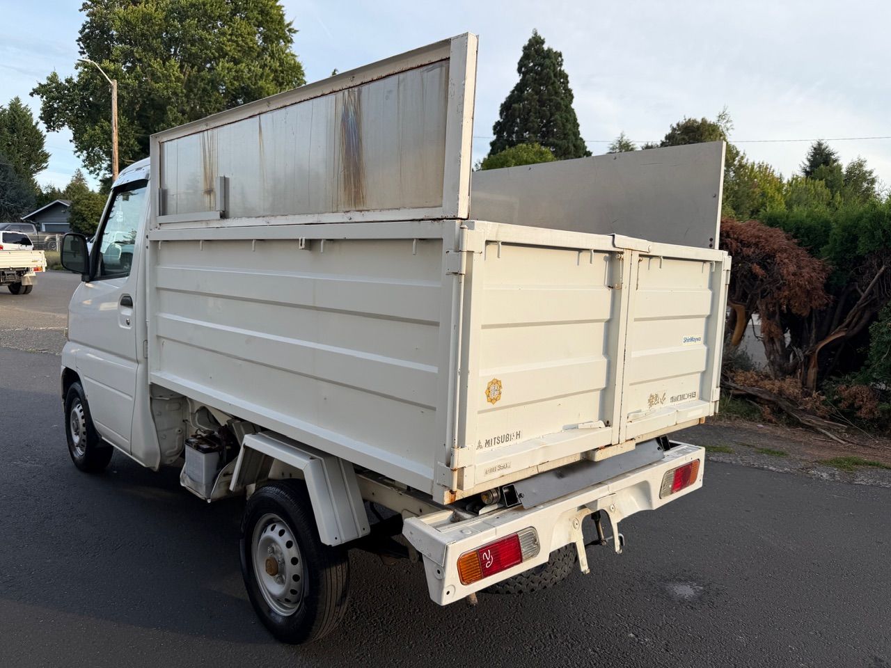 2001 Mitsubishi Minicab HD Deep Dump 4WD, 2Hi-4Hi-4Lo, PS, AC, 5MT