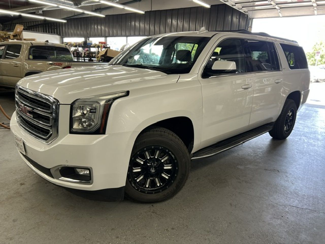 2017 GMC Yukon XL SLT 4WD