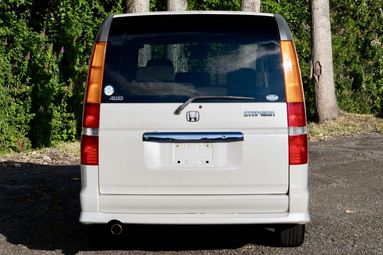 2001 Honda Step Wgn  Modullo Aero Kit Type K, 4WD, Sunroofs, Auto
