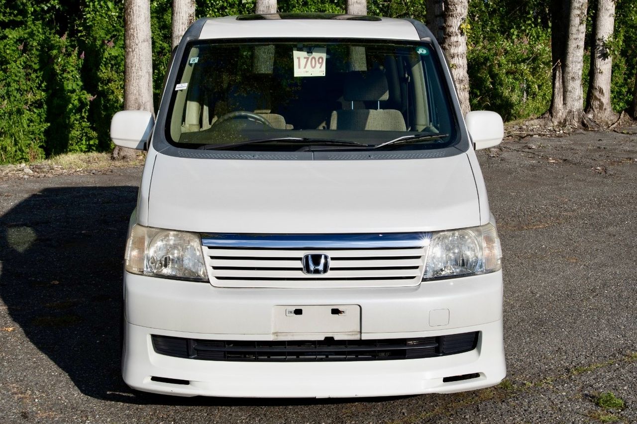 2001 Honda Step Wgn  Modullo Aero Kit Type K, 4WD, Sunroofs, Auto