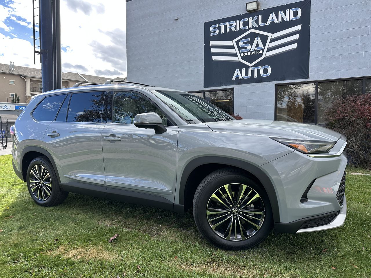 2026 Toyota Grand Highlander Hybrid MAX Platinum AWD