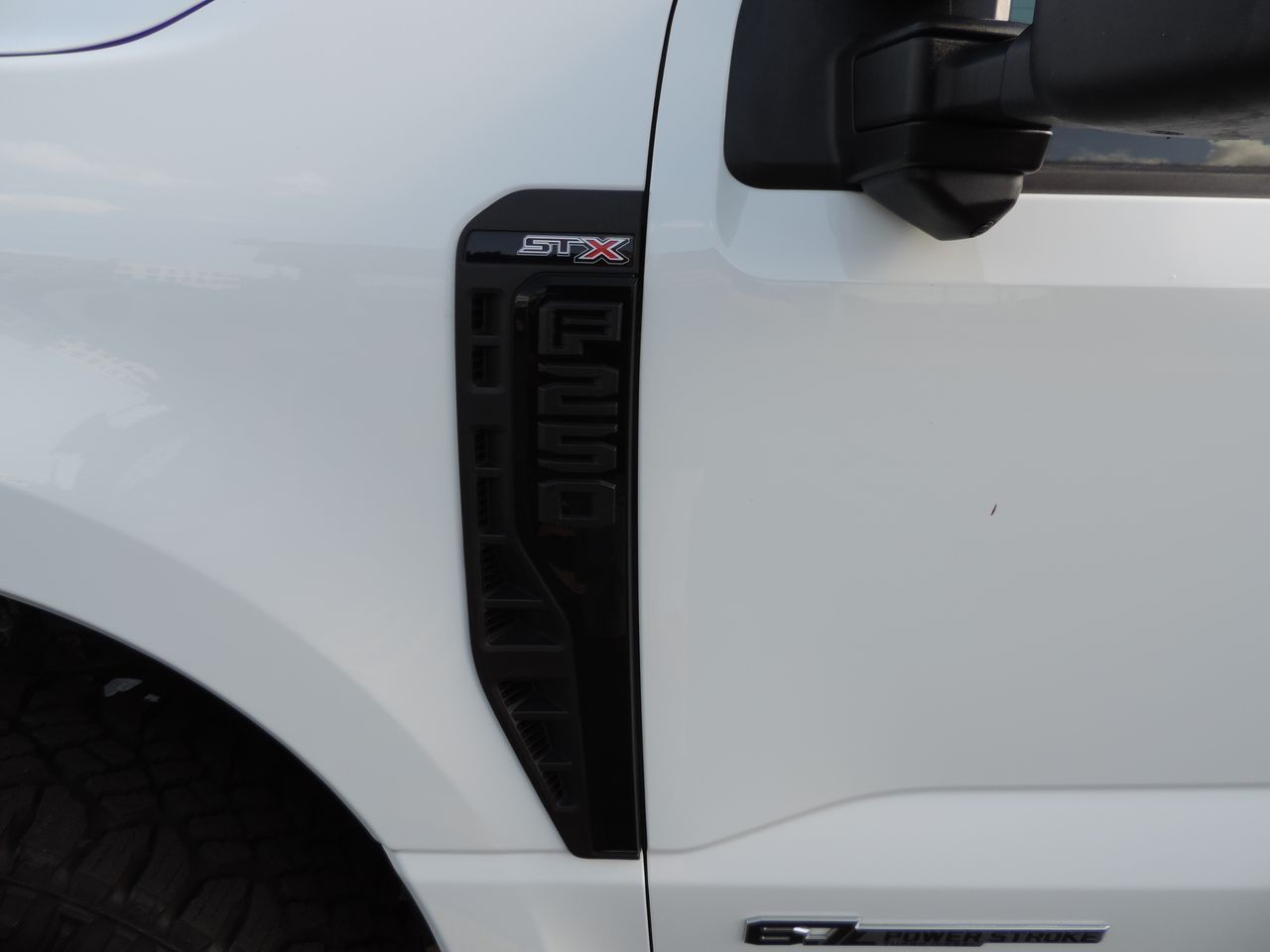 2023 Ford F-250 SD Crew Cab STX FX4 4WD