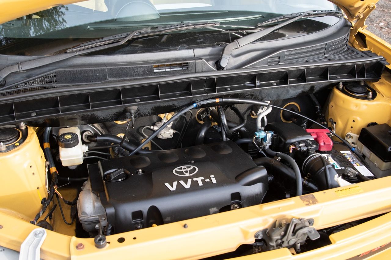 2001 Toyota bB Open Deck FWD, Fully Loaded, Automatic, Rare!