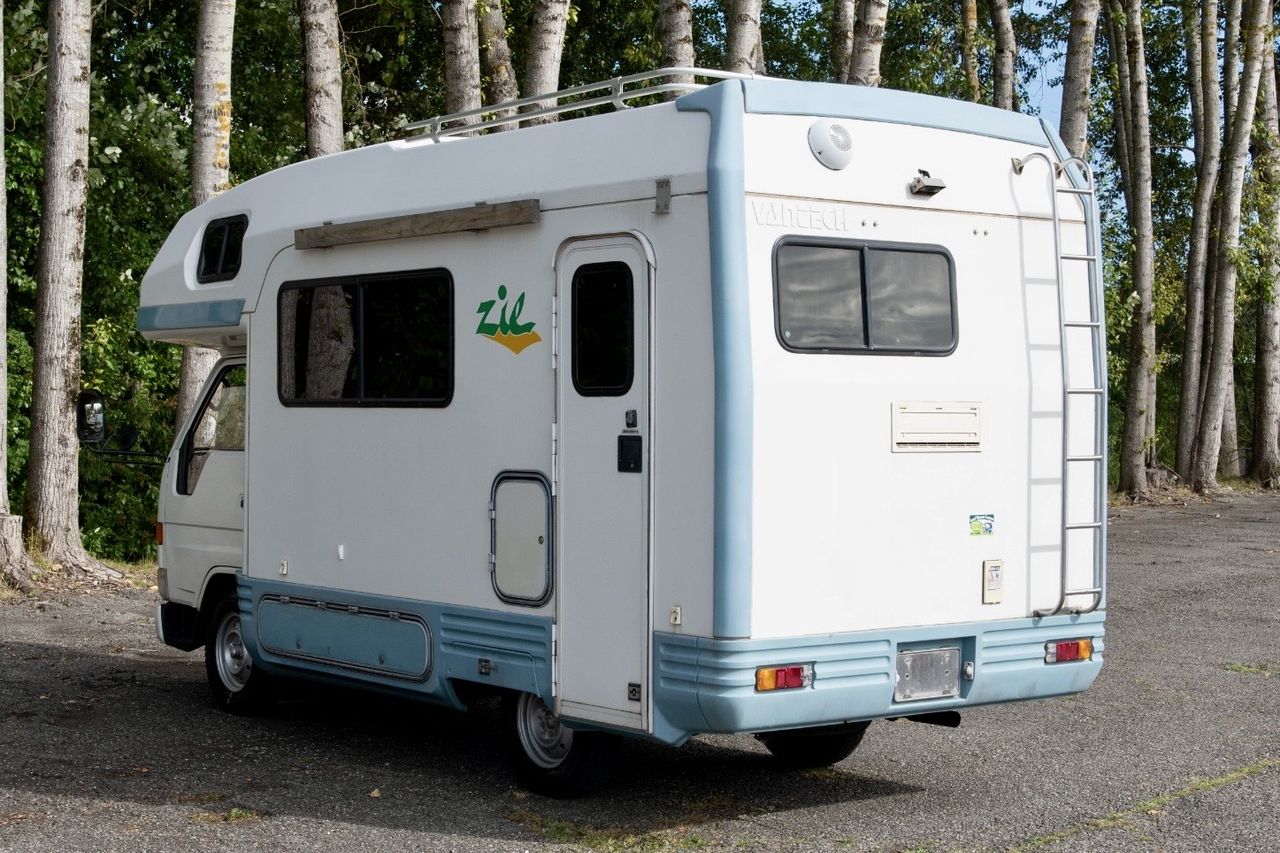 2000 Toyota Camroad  ZiL Camper RWD, Fully Loaded, Automatic