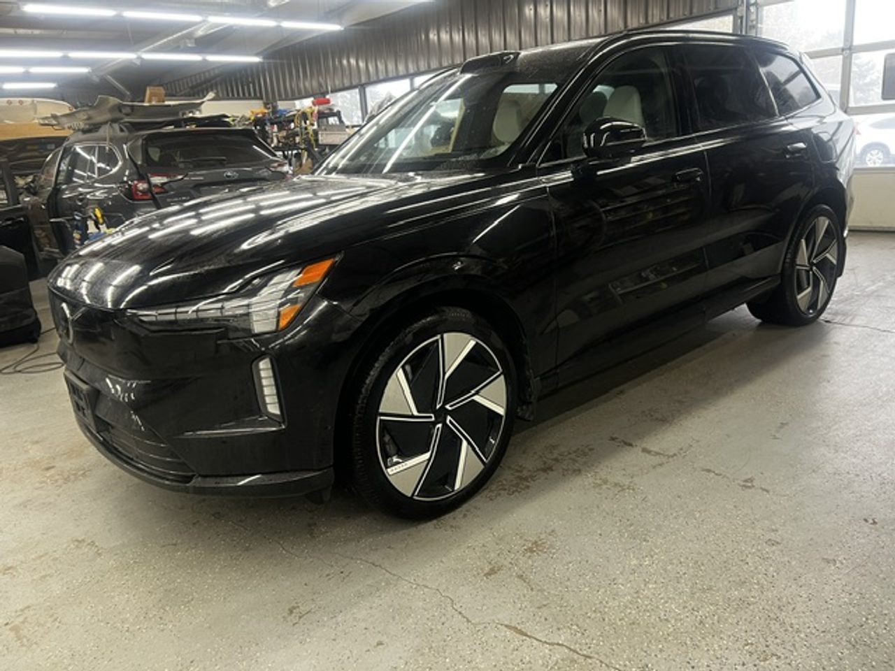 2025 Volvo EX90 Twin Motor Ultra w/6 Seats