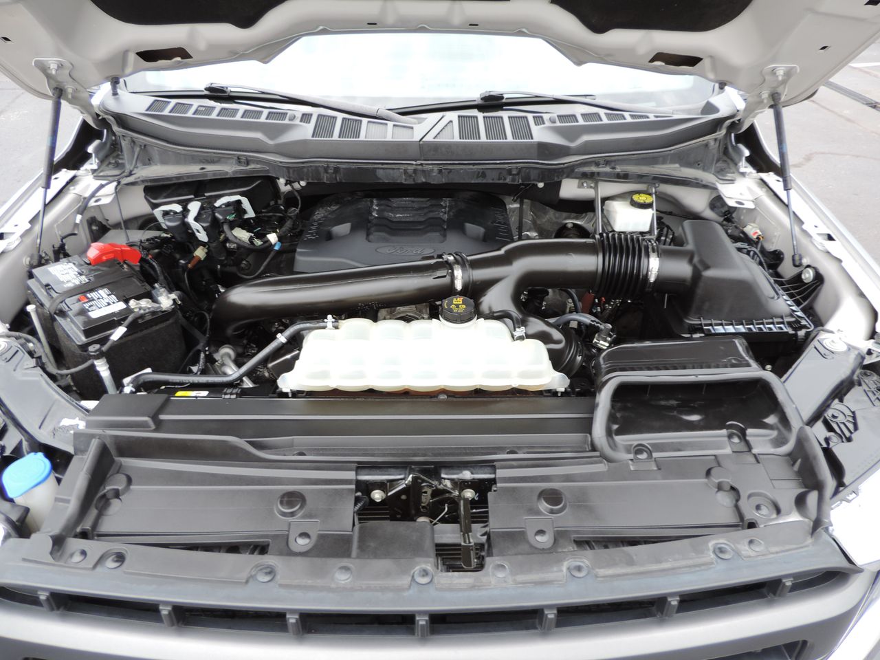 2022 Ford F-150 SuperCrew Lariat 4WD