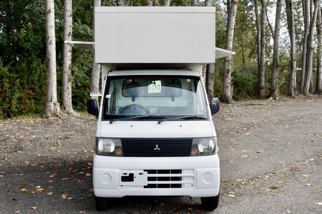 2001 Mitsubishi Minicab EFI Food Truck w/ Dual Windows, AC, PS, 5MT