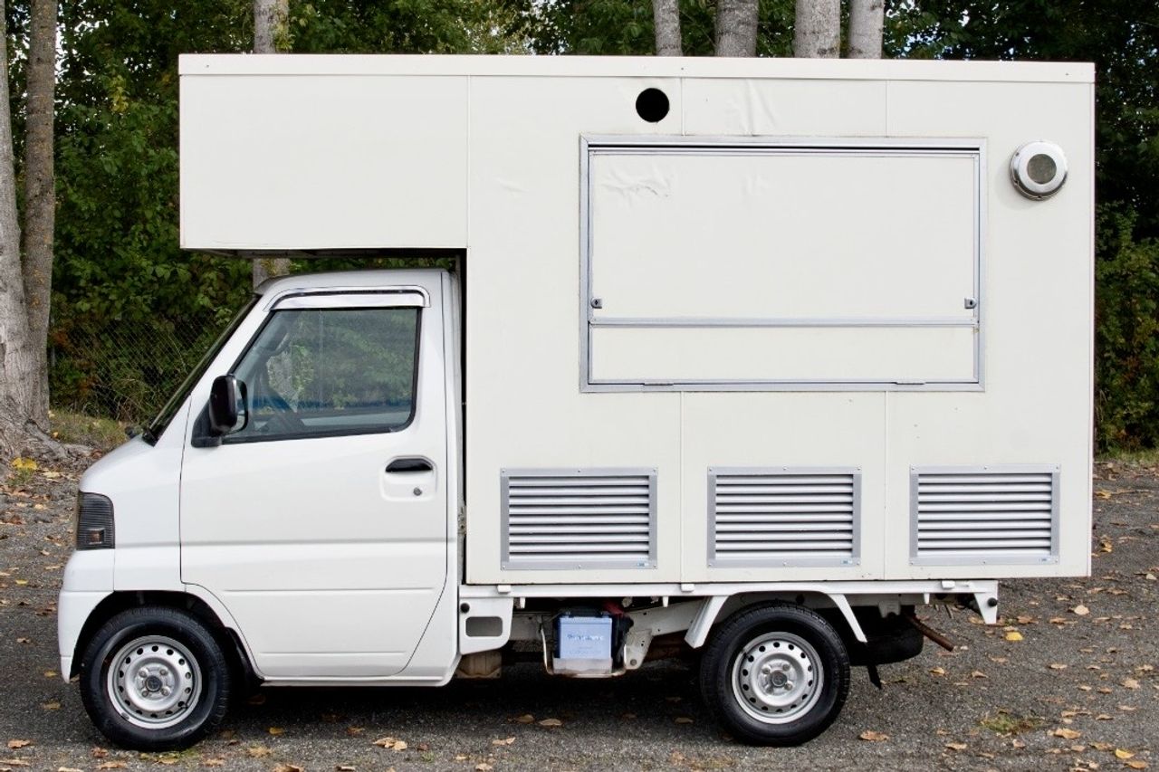 2001 Mitsubishi Minicab EFI Food Truck w/ Dual Windows, AC, PS, 5MT