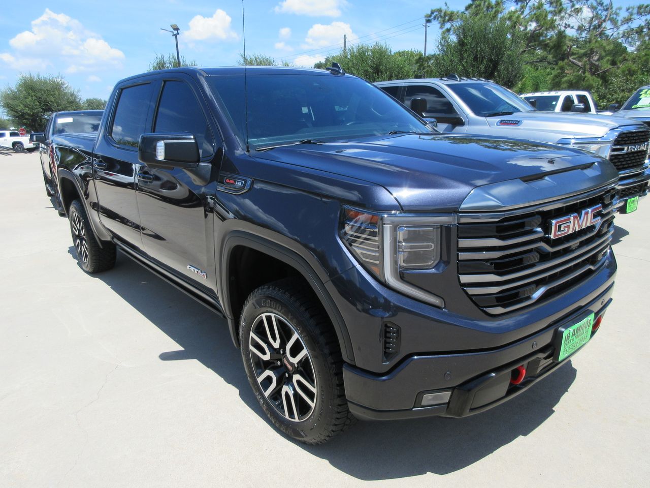 2023 GMC Sierra 1500 AT4 Crew Cab 4WD