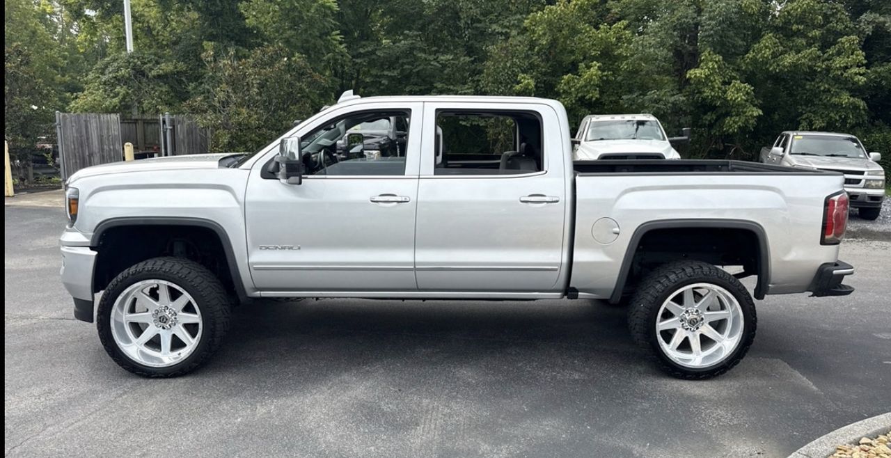 2018 GMC Sierra 1500 Denali Crew Cab Short Box 4WD