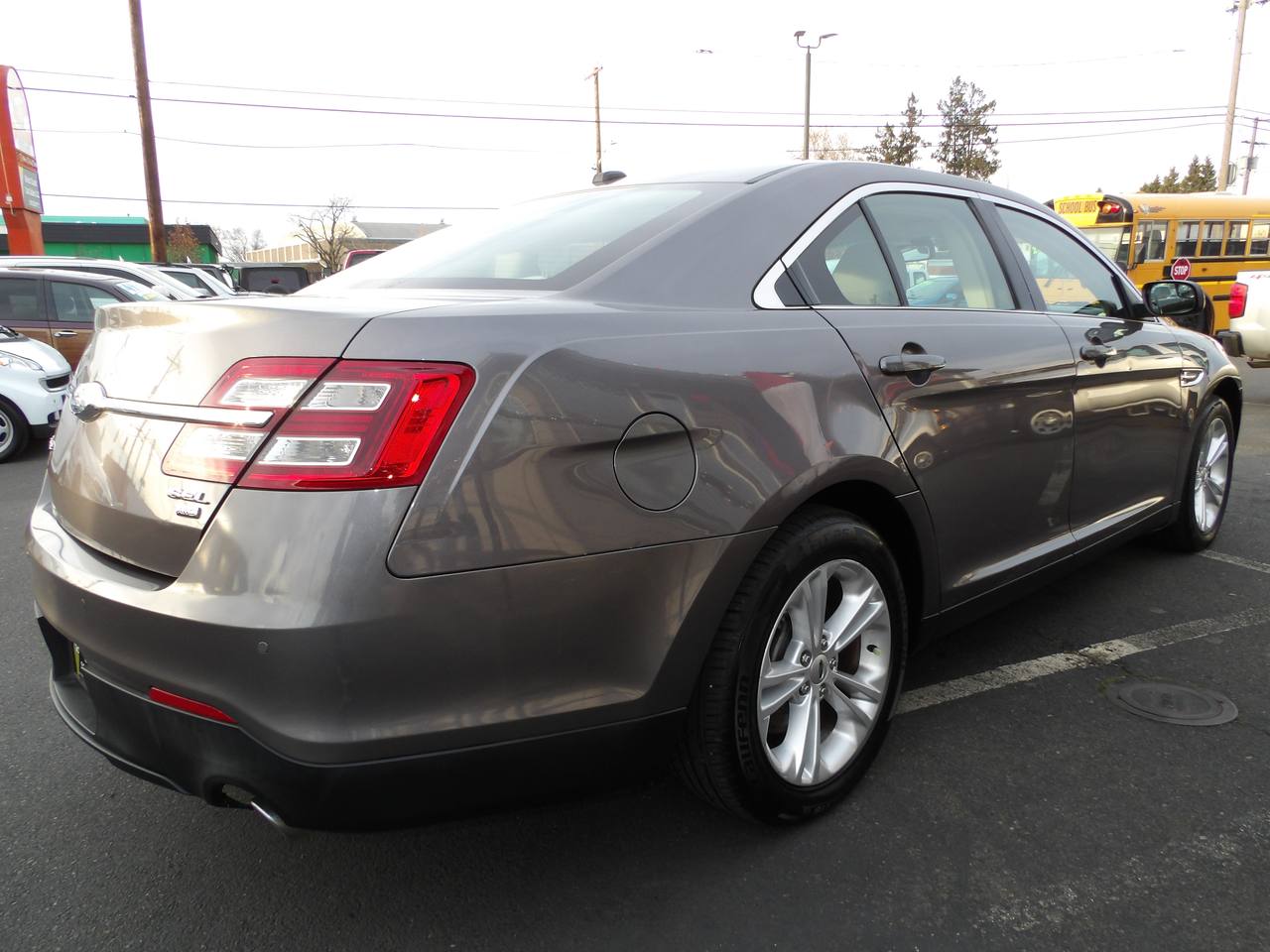 View vehicle photo 3