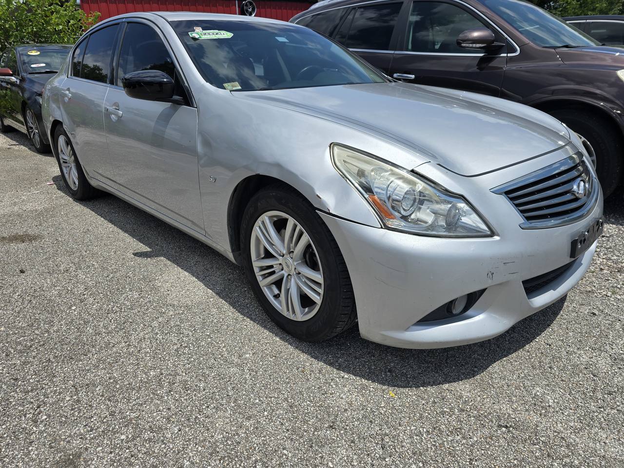 View vehicle photo 4