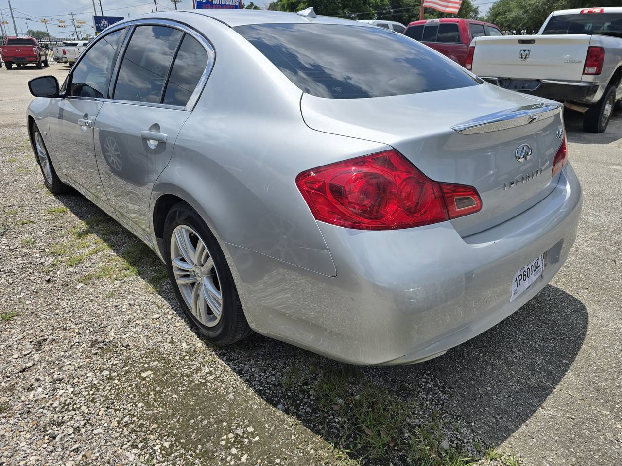 View vehicle photo 6