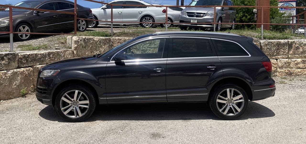 View vehicle photo 2