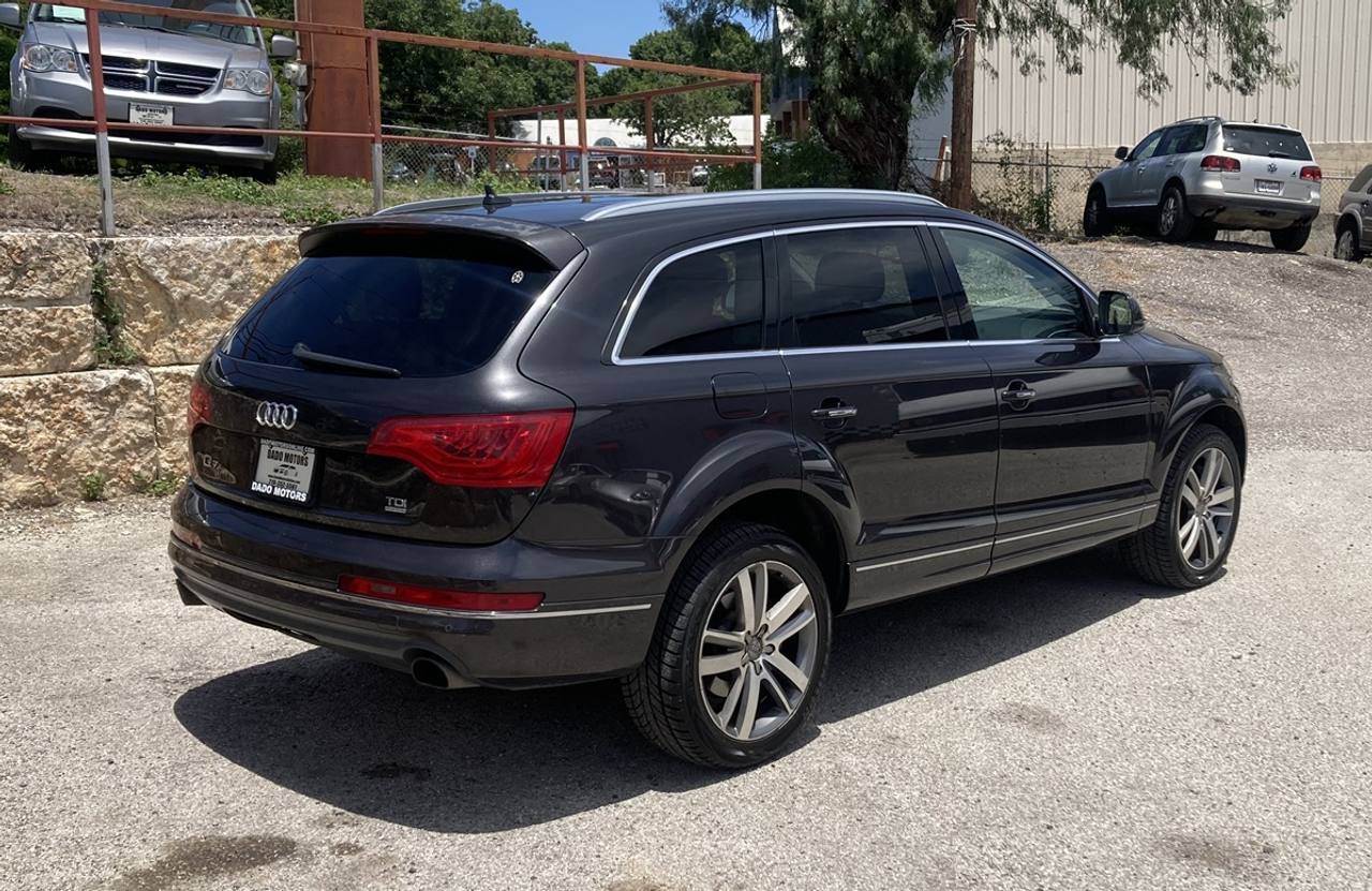 View vehicle photo 5