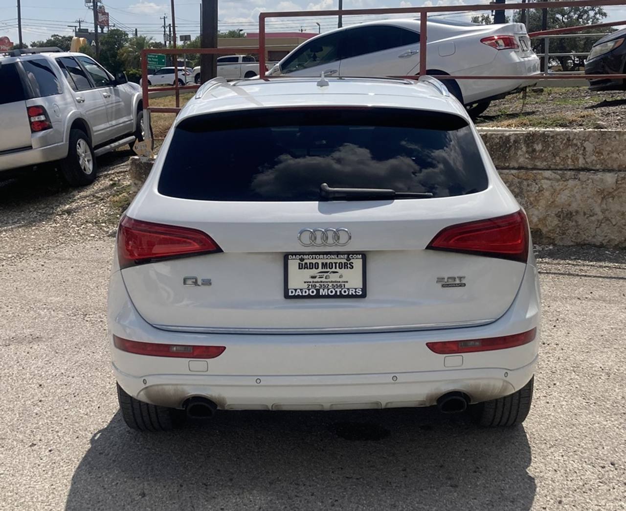 View vehicle photo 4
