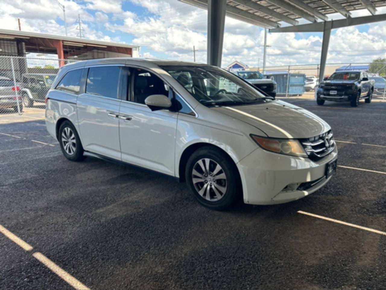 View vehicle photo 3