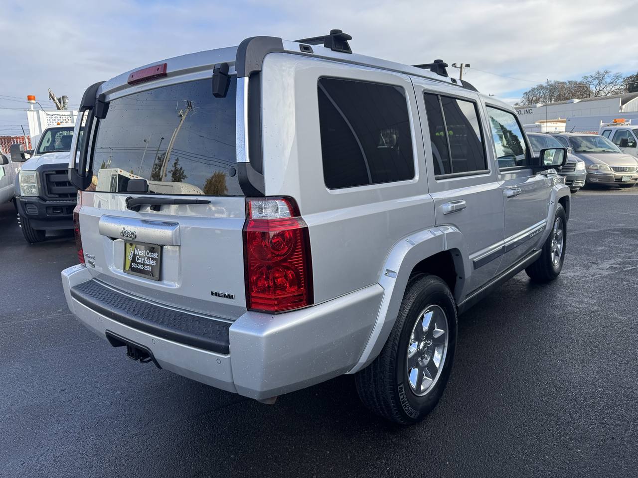 View vehicle photo 3