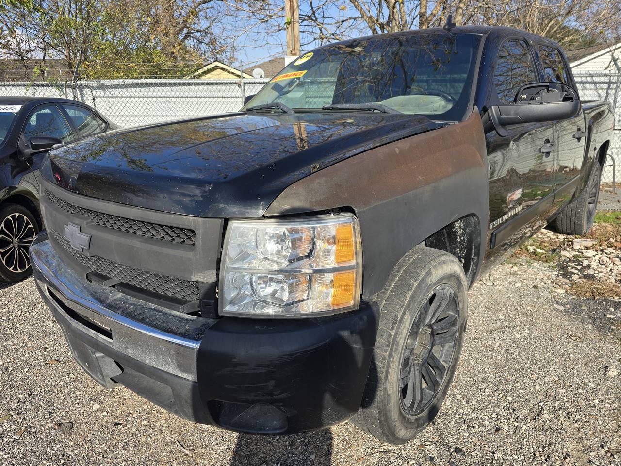 View vehicle photo 3