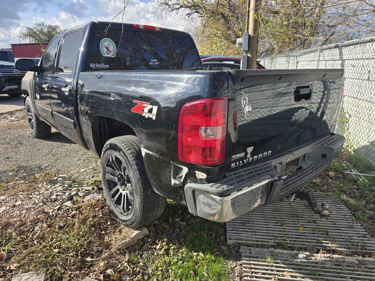View vehicle photo 5