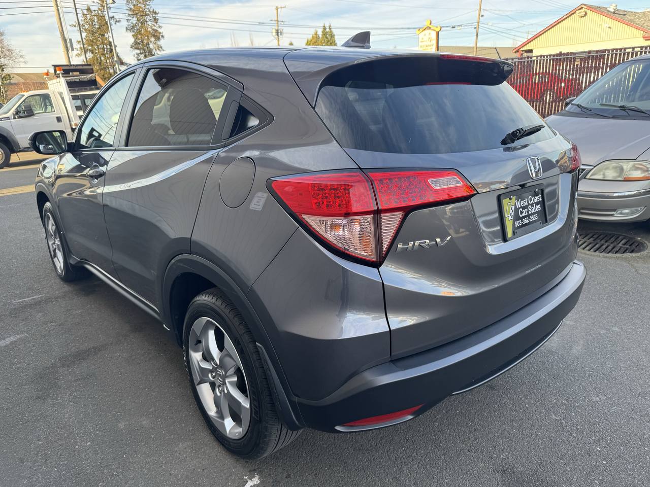 View vehicle photo 4