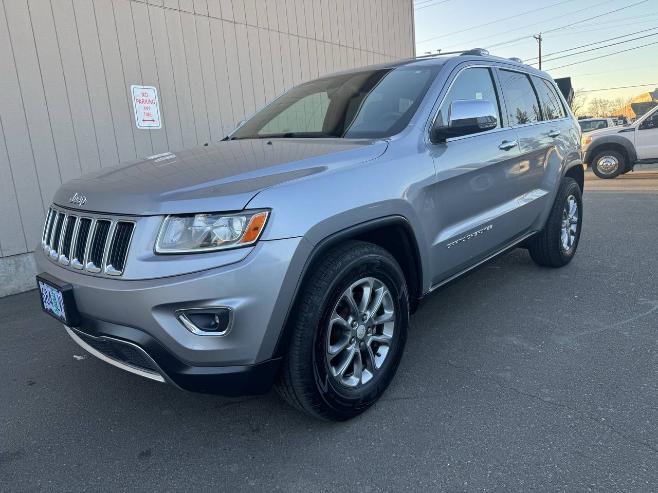 Silver 2014 Jeep Grand Cherokee SUV / Crossover Four-Wheel Drive Automatic