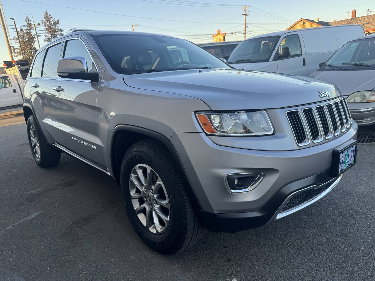 View vehicle photo 2