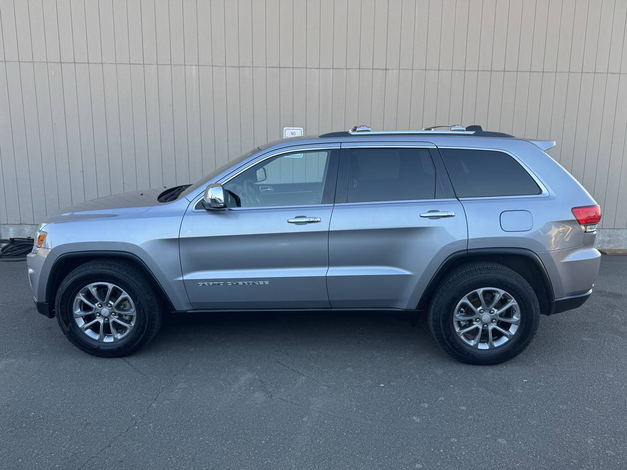 View vehicle photo 7